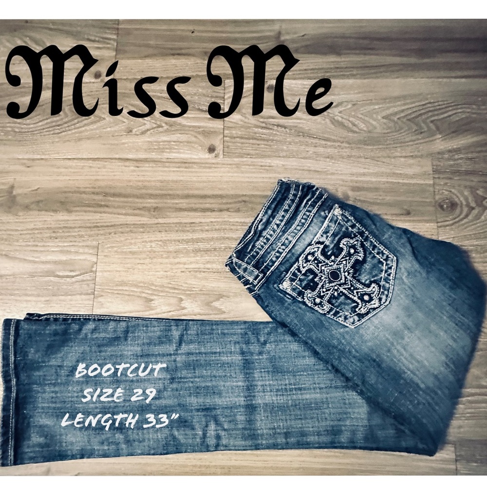 EUC Miss Me Bootcut Jeans w/ Cross Embellishments Size 29